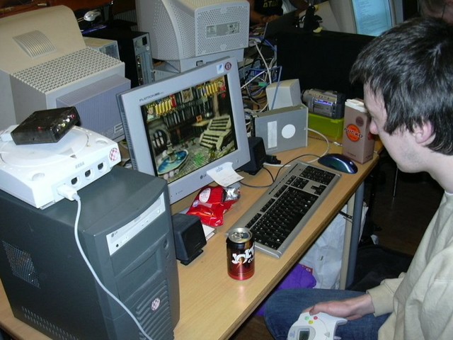 AmiDelf Playing Dreamcast