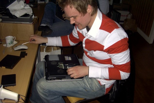 David Holm tries to upgrade his laptop memory